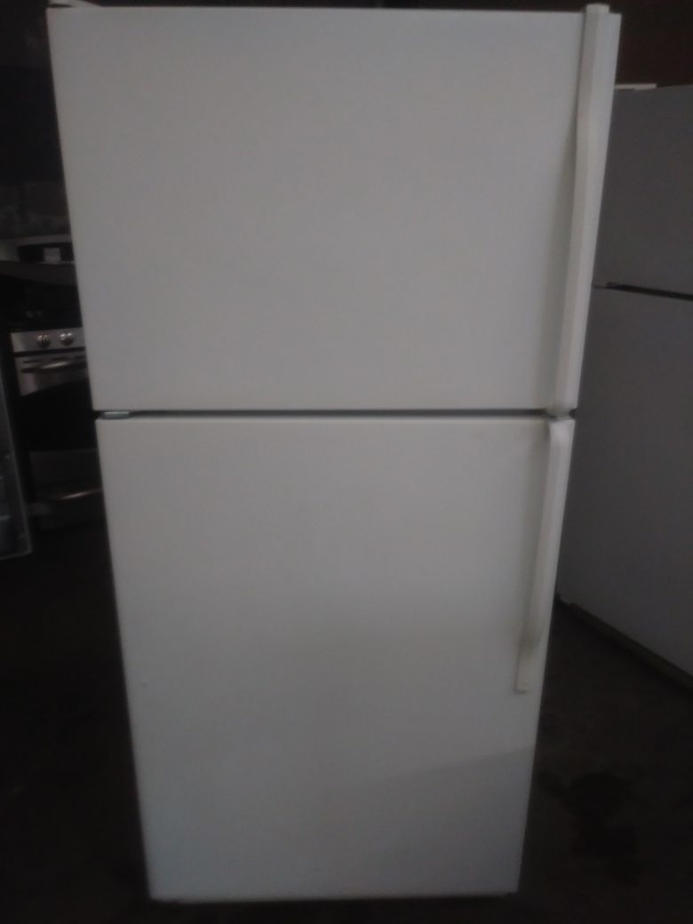 Whirlpool Refrigerator $170 With Warranty