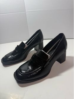 Journee leather pumps