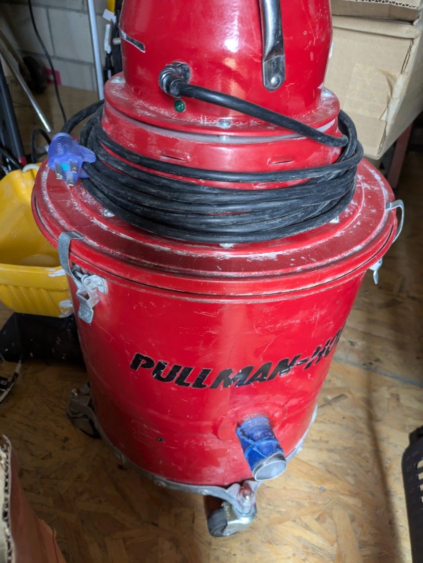 HEPA vacuum Pullman  Red