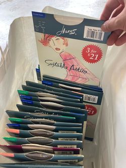 Bunch of vintage new pantyhose - 34 packs
