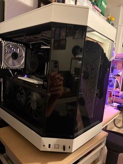 HYTE Y60 Mid-Tower PC Case White
