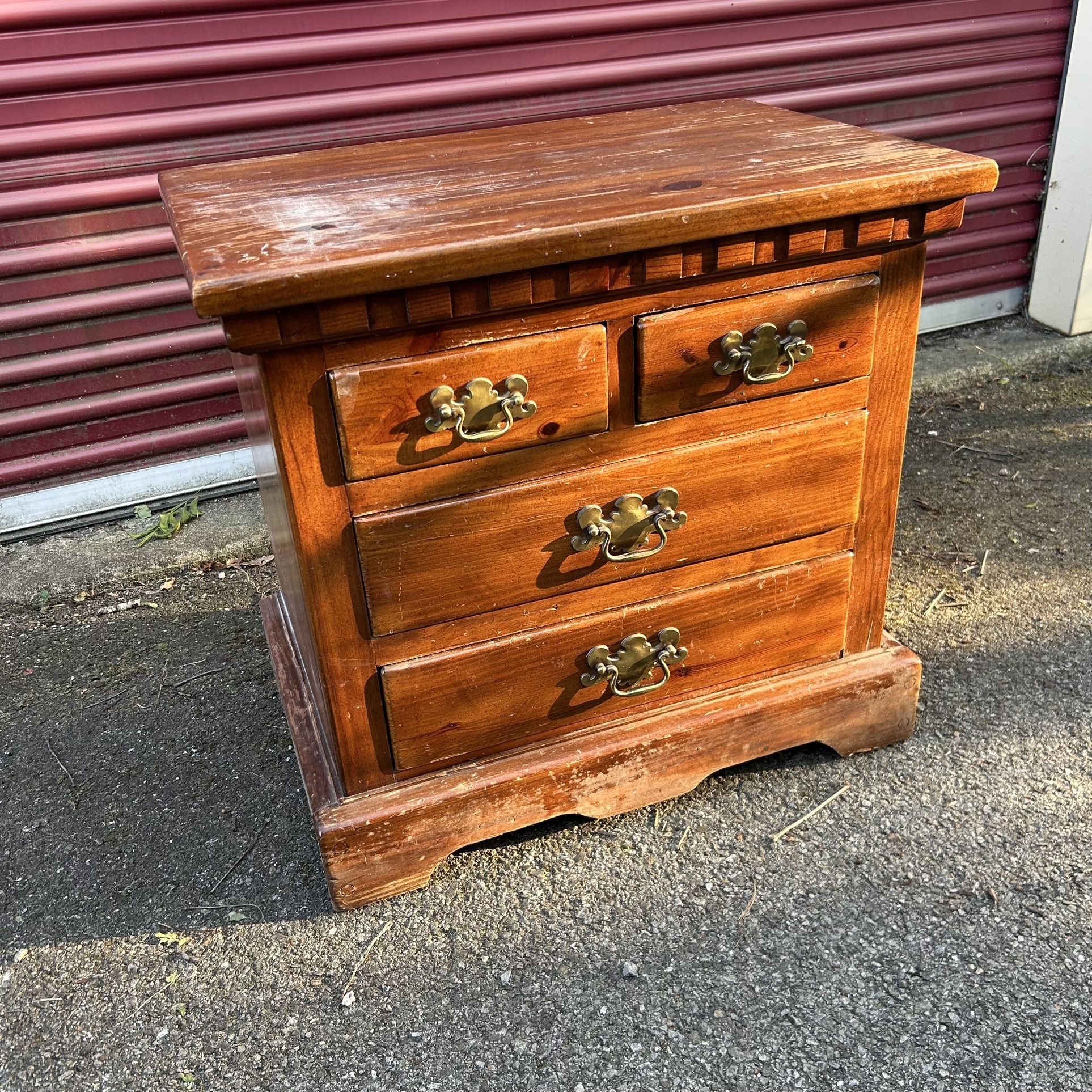 Vintage Link Taylor Colonial Pine Nightstand Brown Wooden