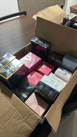 Perfumes por mayoreo 30 cada uno.
