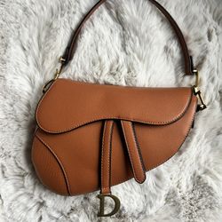 Caramel Brown Saddle Style Handbag w/ Embroidered Strap