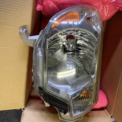 2015 Toyota Tacoma Headlamps