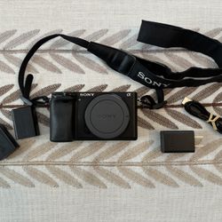 Sony a6400 Mirrorless Camera Body + 3 Batteries! (Good Condition)