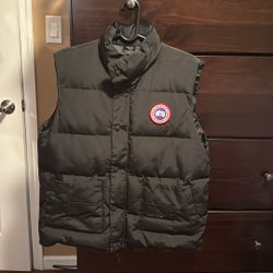 Canada Goose vest 