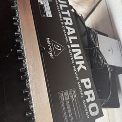 Behringer Ultralink Pro MX882 Ultra-Flexible 8-Channel Splitter/Mixer