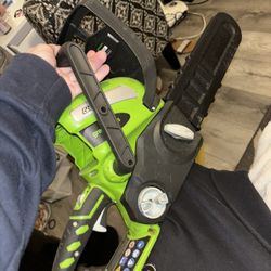 Greenworks 12” Reachargable Chain Saw 40V