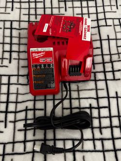 Milwaukee M12/M18 Battery Charger