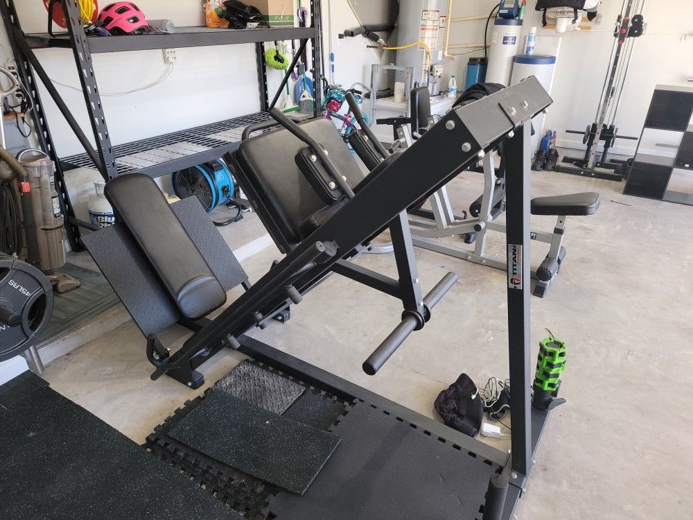 Titan Fitness Leg Press/Hack Squat Machine