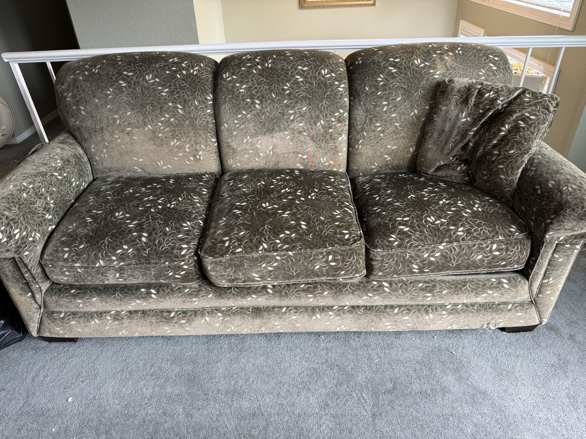 Free Sofa