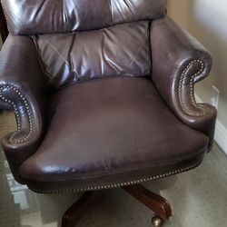 Executive Desk Chair