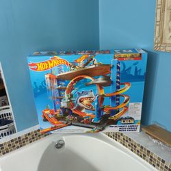Hot Wheels Ultimate Garage City 