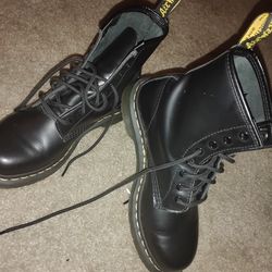 Doc matins size 8US size 6 UK