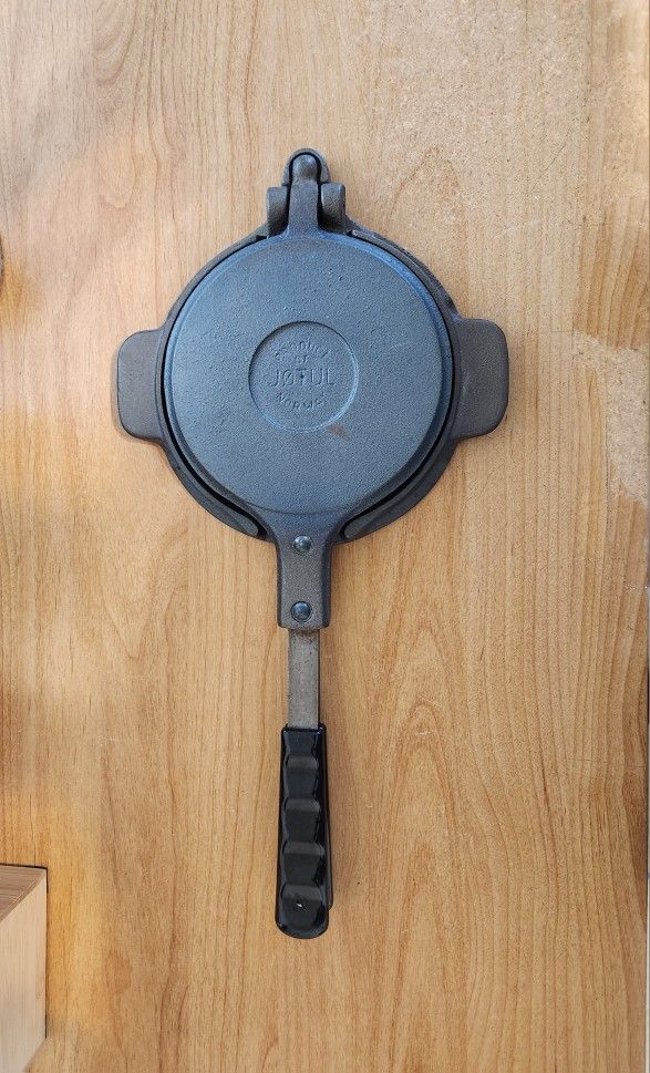 Jotul Norway Cast Iron Pizelle Krumkake Press w. Base