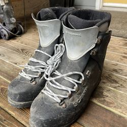 Size 11 Mountaineering Boots