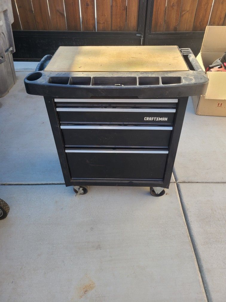 Craftsman Roll Around Tool Box With Tools