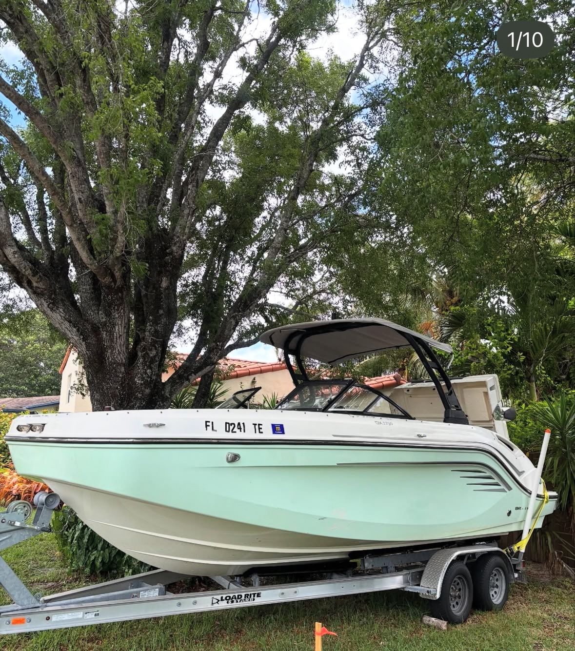 2022 Bayliner deck boat powered by a MerCruiser 250 MAG MPI (5.7L V8, 250 HP)