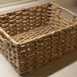 Basket with built in Handles!