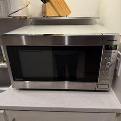 Powerful Panasonic Microwave  NN- SD945S Like New Pick up FiDi