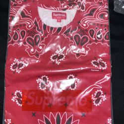 Supreme Small Box Tee