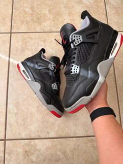 Air Jordan 4 Retro Bred Sneakers