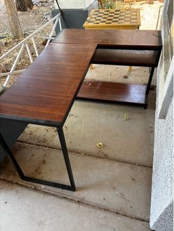 FREE DESK