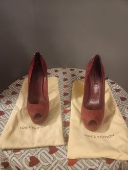 Burgundy size 10 Louis Vuitton