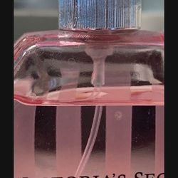 Victoria Secret Bombshell —Oakley 