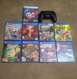 PS5 & PS4 game Bundle with controller