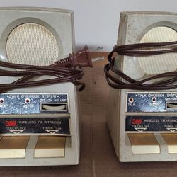 Matching pair of vintage 3M wireless FM intracom talk override system model 599 AG, 120v, 60Hz, 5 watts.
6' Ft long electric power cord. Semi-working