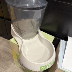 Pets Small Gravity Auto Feeder for Cats/Dogs, 3 Pound Capacity GRAY