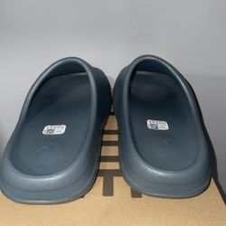 Yeezy Slides Sz 9 Ds 