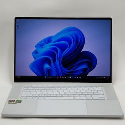 Broken Asus ROG Zephyrus G16 GA605WI 16" Ryzen AI 9 HX 370 2.0GHz 32GB RAM 2TB SSD GeForce RTX 4070