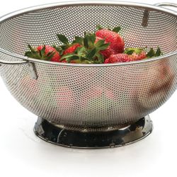 Premium Quality Stainless Steel Precision Pierced Colander, 5-Quart (Punch-5), Silver