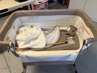 Baby Bassinet with Mattress and Accessories