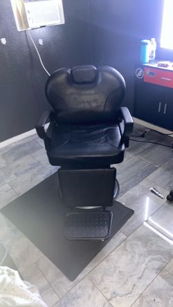 Black Hydraulic Barber Chair