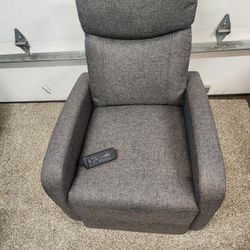 *** MASSAGE CHAIR W/ HEAT ***