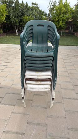 Stackable chairs (used)