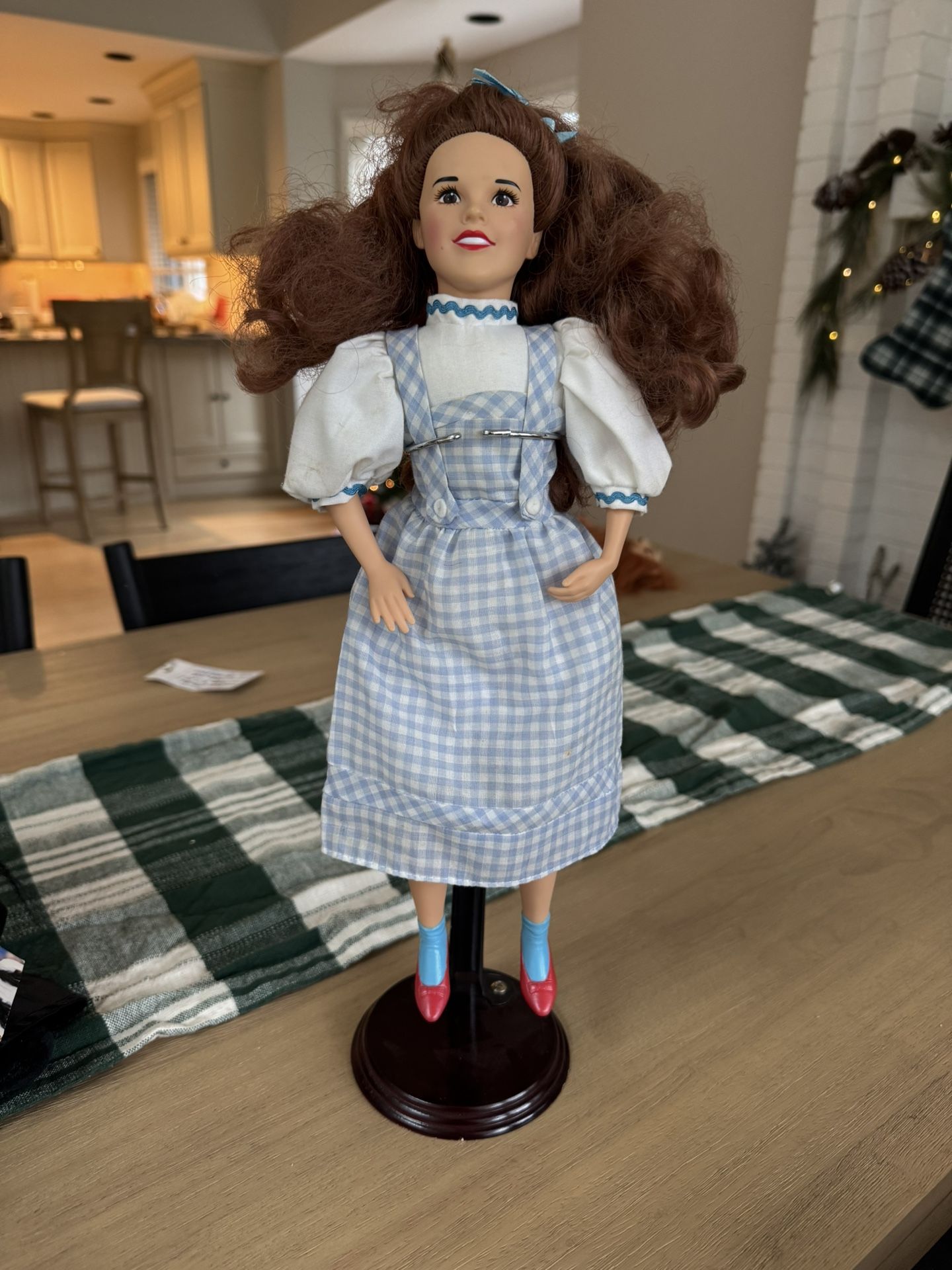 Wizard Of Oz Dorothy Doll + Stand