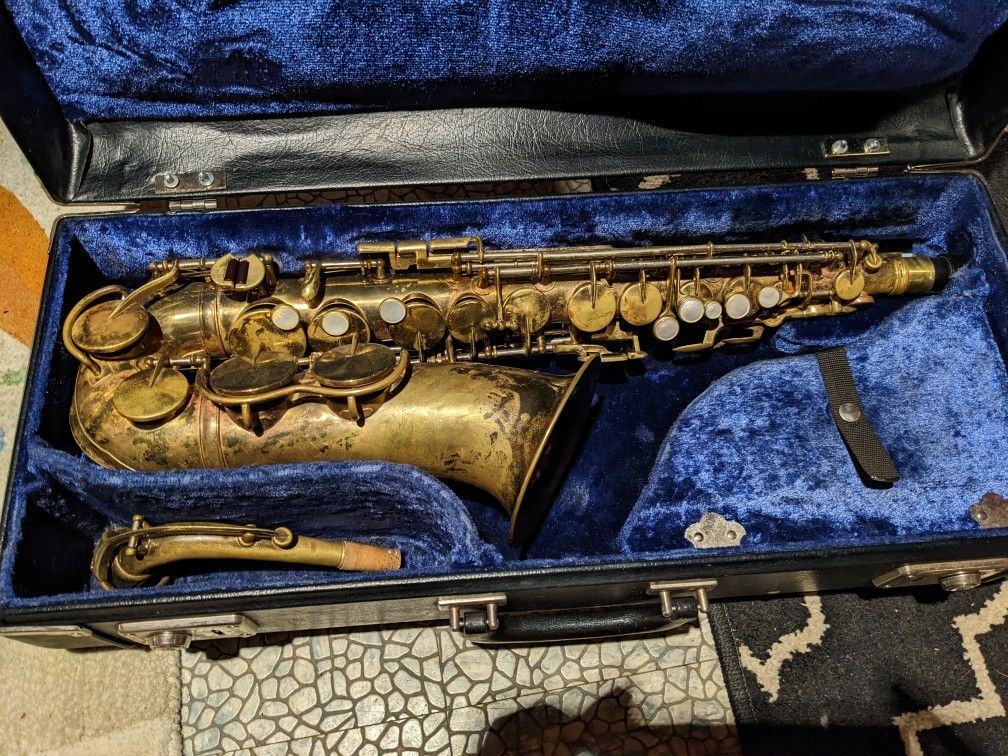 Vintage 1942-43 King Zephyr Alto Saxophone 