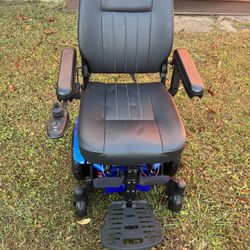 Pulse 6 motorized wheelchair