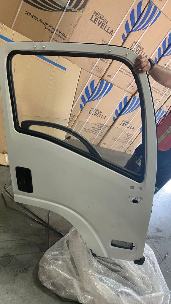 New Isuzu NPR Door 2008 And Newer