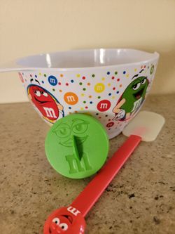 M&M Mixing Bowl Set
