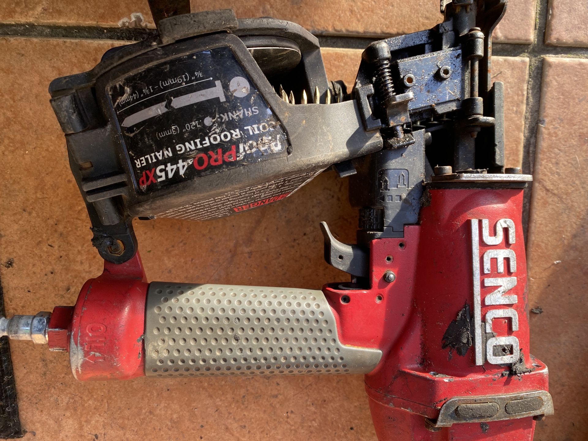 Senco Roof Pro 445xp Coil Roofing Nailer