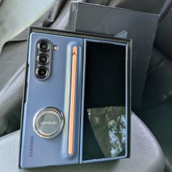 Z Fold 6 /   256 GB  / Blue 💙 /  UNLOCKED 🔐  (Price Firm) 