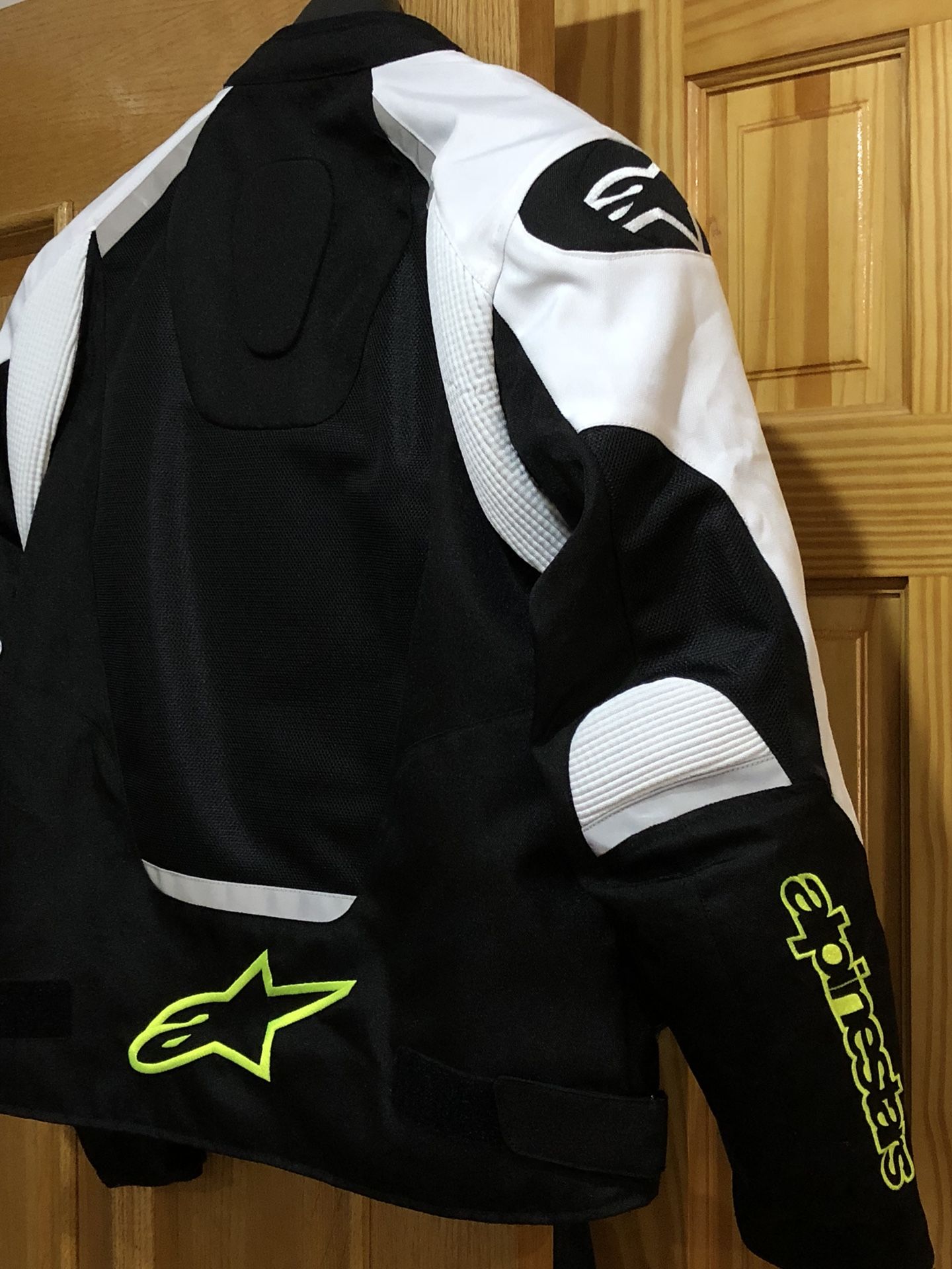 New Alpinestars T-Jaws Air Jacket Small Hi Viz Yellow Black White