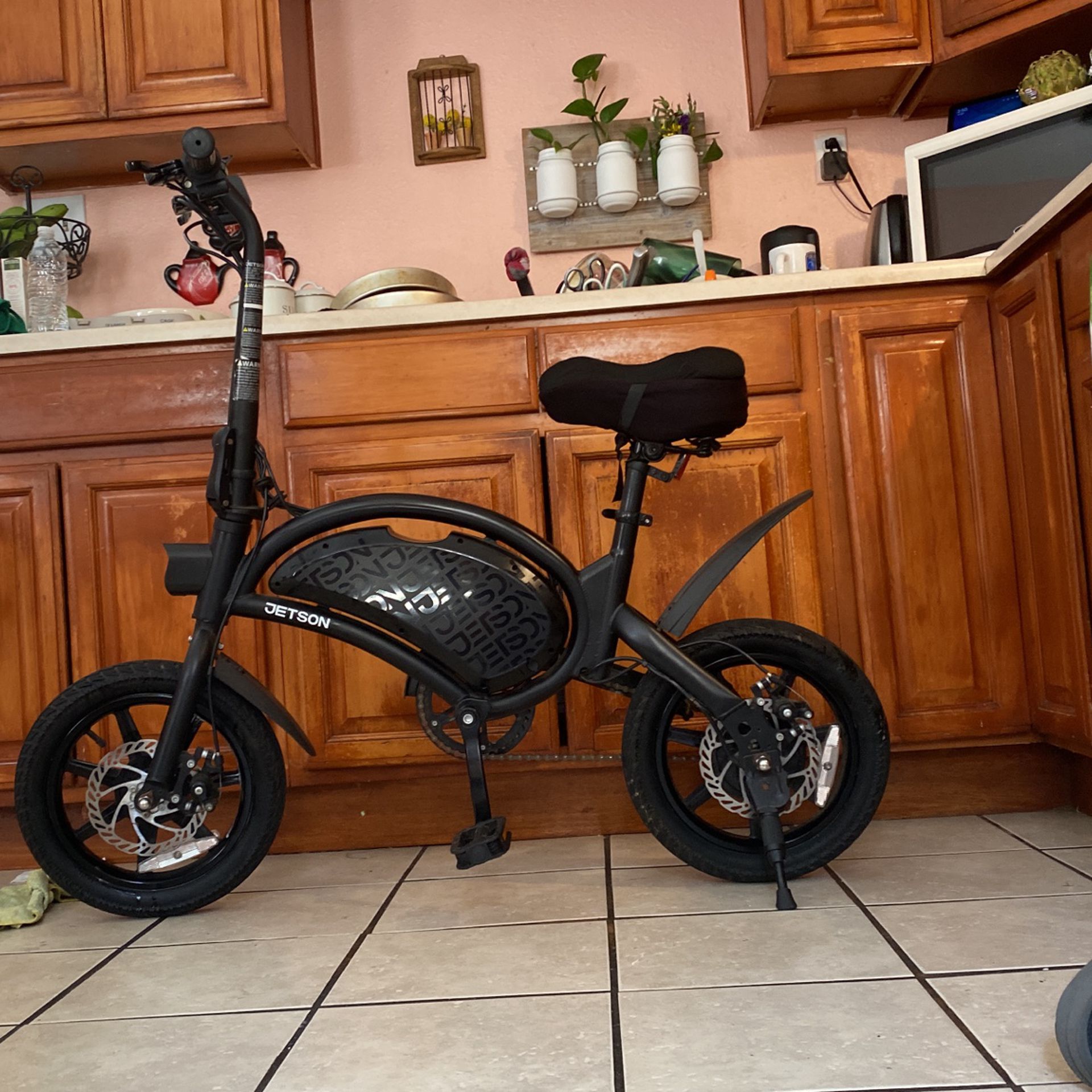 Electric bicycle works perfectly