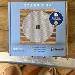 Soundfreaq Sound Spot SFQ-07 Bluetooth Wireless Speaker USB Charger Wood/White